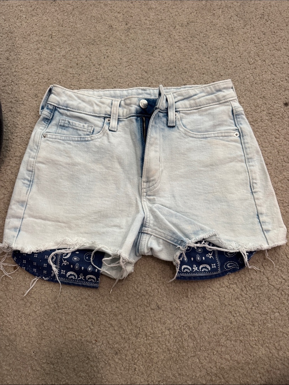 Old Navy high rise Light Blue Denim Frayed Hem Women’s Shorts